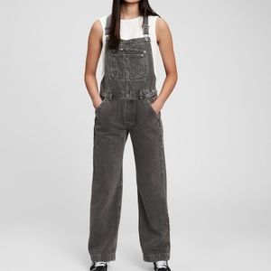 Gap overalls/coveralls